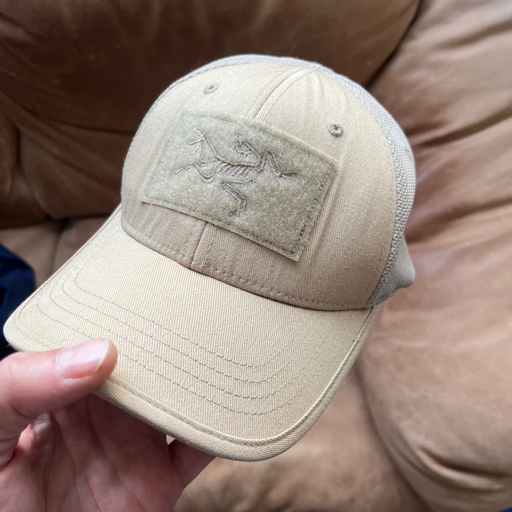 Arcteryx Leaf cap